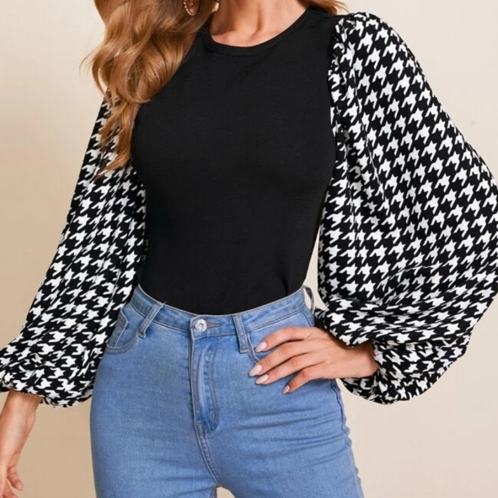 Houndstooth Fitted Top With Oversized Sleeves
